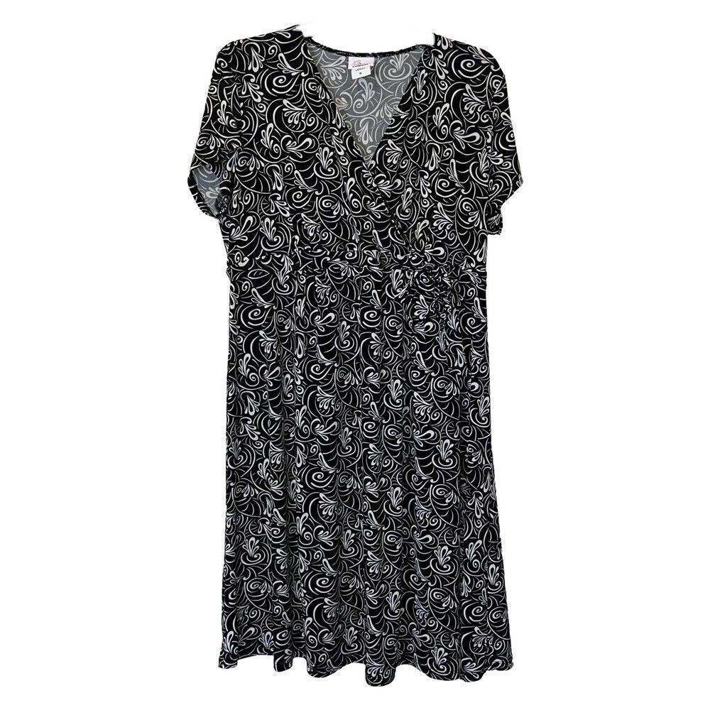 Oh Baby Motherhood Maternity Dress Size XL Black‎ And White Paisley Faux Wrap